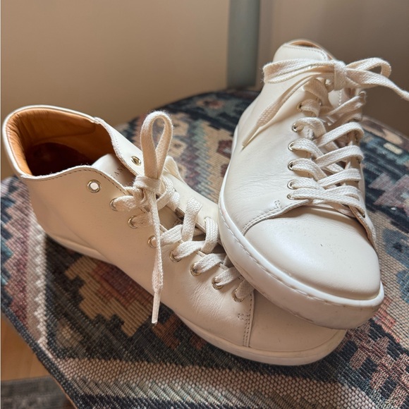 Sezane Cream Leather Sneakers - Picture 5 of 8